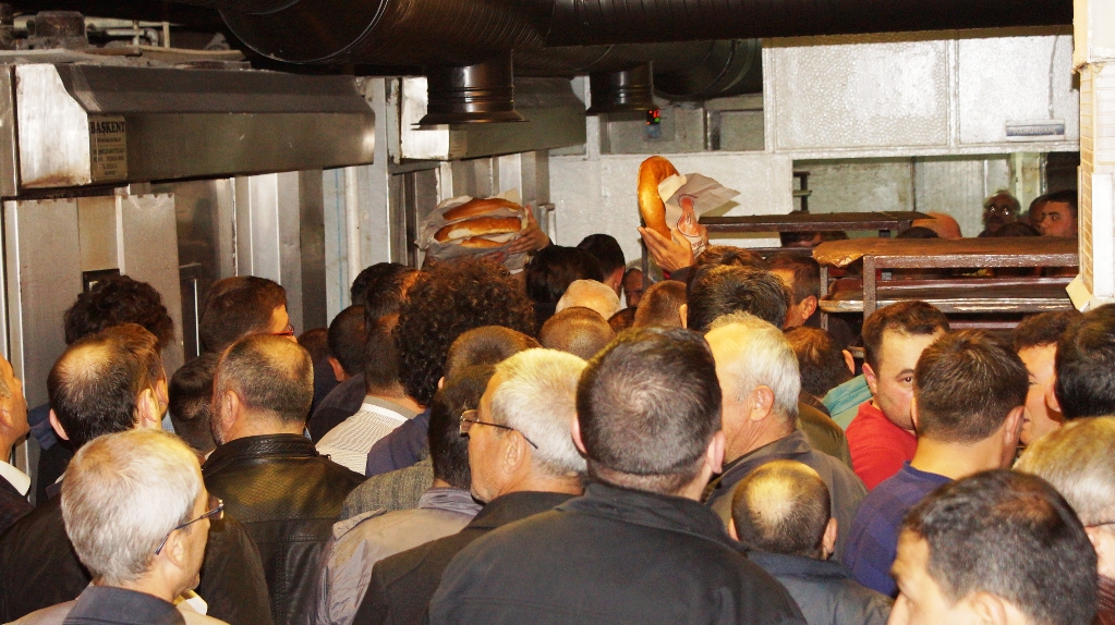 Dünyaca Ünlü Meşhur Sütlü Pide İpek Ekmek’te