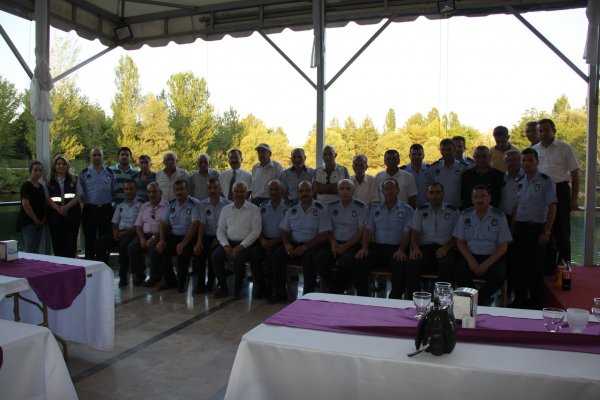 Emektar Zabıtalar Plaketle Ödüllendirildi