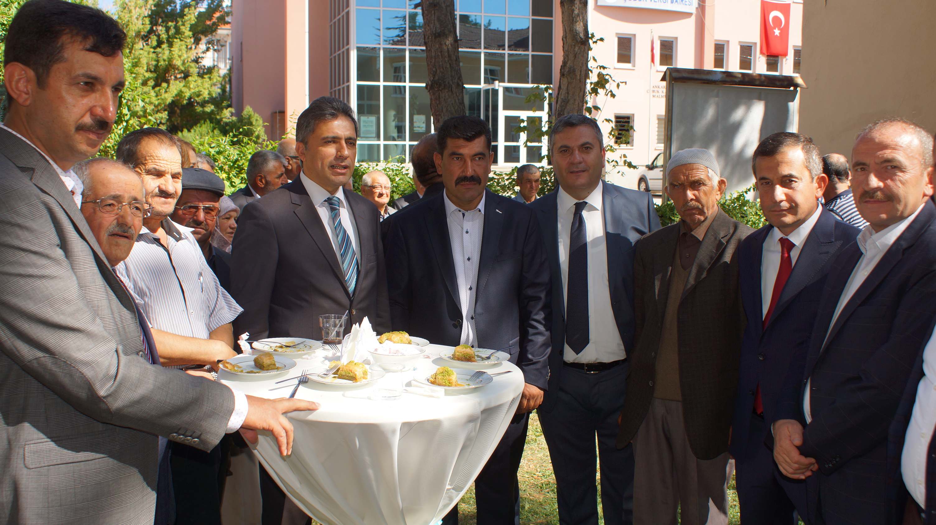 Kaymakam Çenet, Vatandaşlarla Bayramlaştı