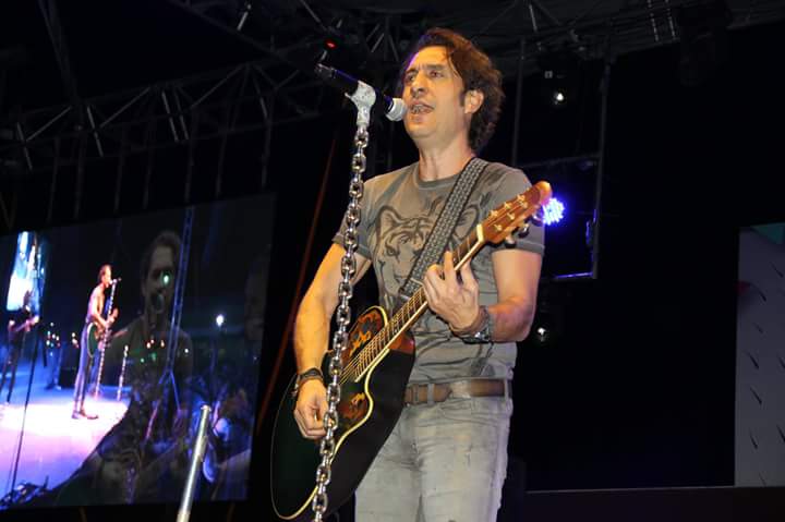 Ünlü sanatçı Kıraç, Çubuk’ta konser verdi