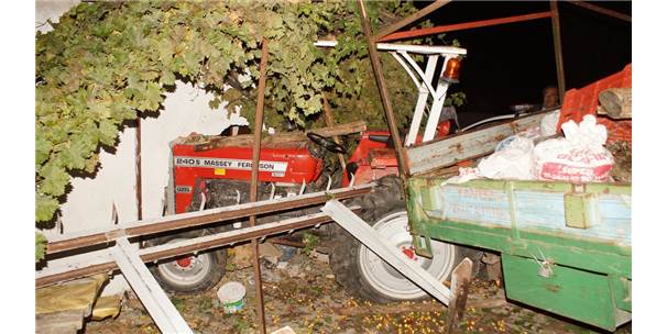 Traktör Evin Yatak Odasına Girdi