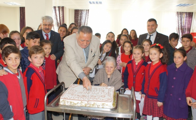 Huzurevinde Öğretmenler Günü Kutlandı