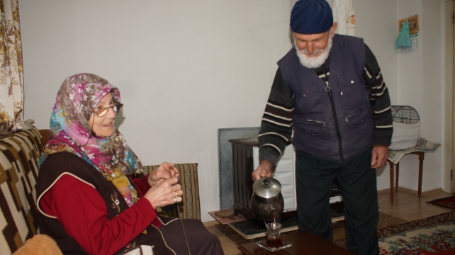 60 Yıllık Evli Çiftin Bitmeyen Aşkı