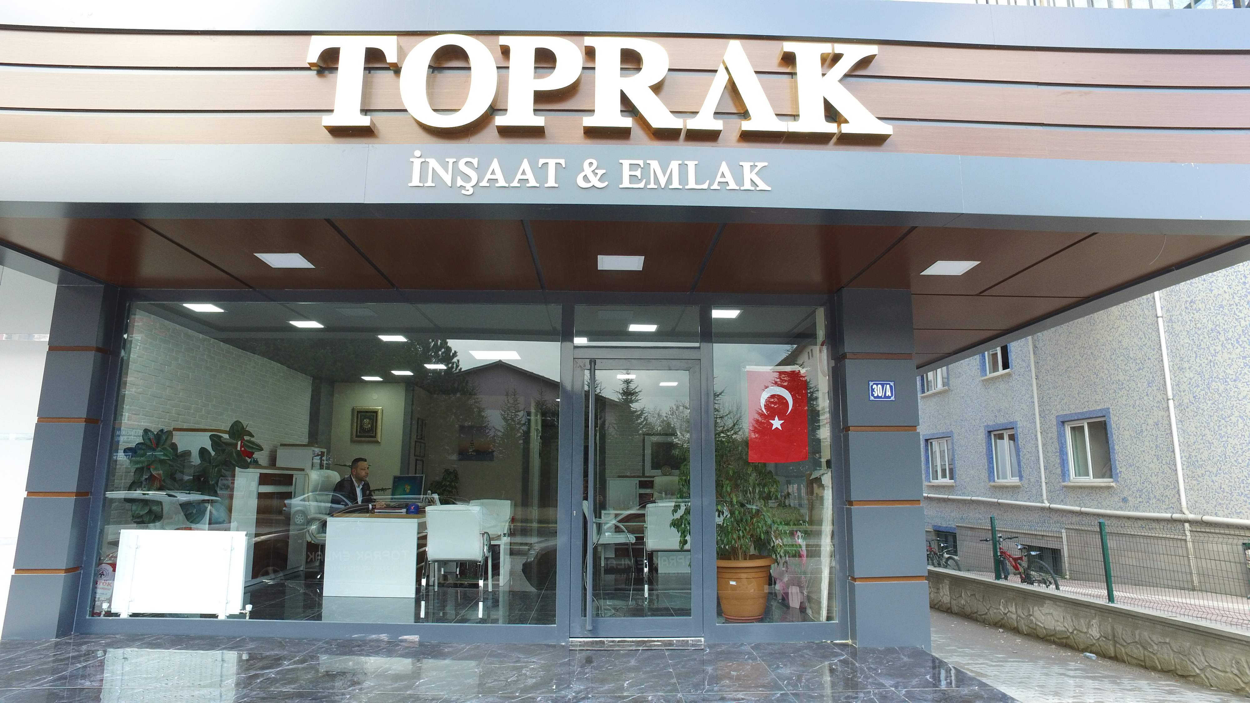 Gayrimenkul sektörü devi Toprak İnşaat Emlak yeni yerinde