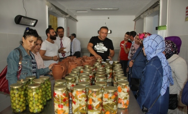 Çubuk Ev Tipi Turşu Üretim  Tesisi'nde İnceleme