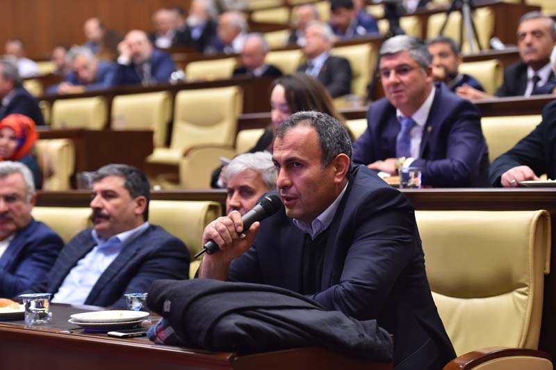 Harun Olmuş'a otomobil çarptı