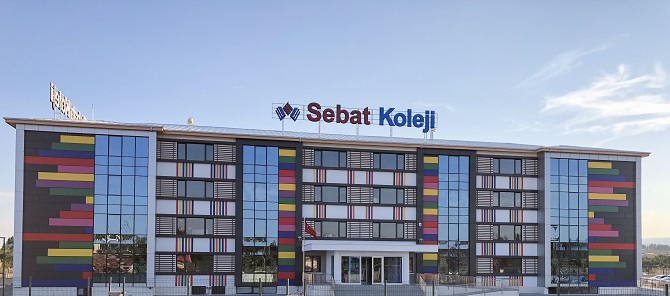 SEBAT KOLEJİ BAŞARIDAN BAŞARIYA KOŞUYOR