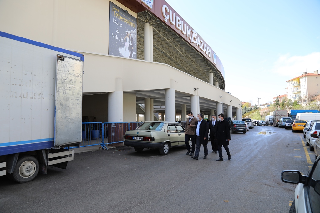 Çubuk'ta sokağa çıkma yasağı nedeniyle halk pazarının günü değişti