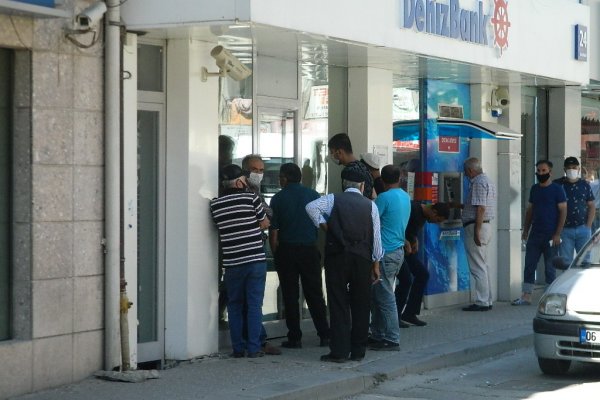 PANDEMİ İLE MÜCADELEDE ÇUBUKTA DEĞİŞEN BİR ŞEY YOK...