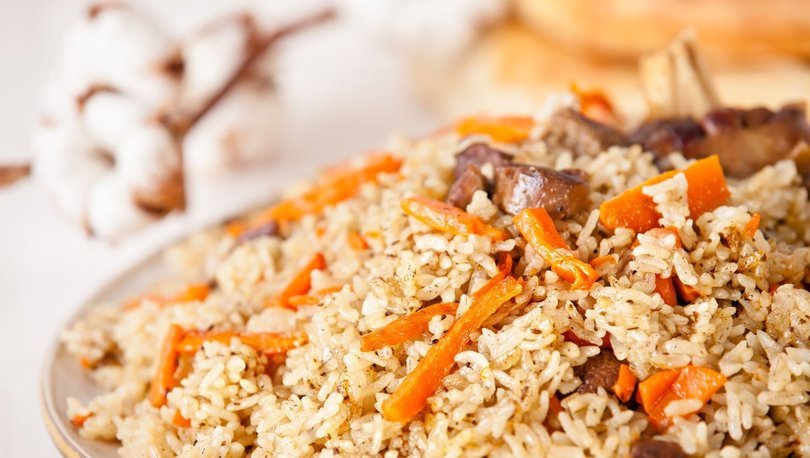 Lokum Kıvamında Tavuklu Özbek Pilavı Tarifi ve Yanında Çubuk Turşusu