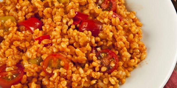 Sebzeli Bulgur Pilavı ve Turşu İkilisi