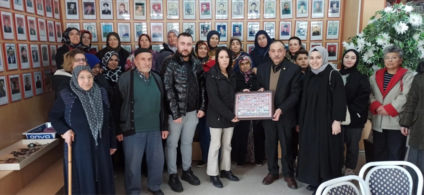 Çubuk Aile Yaşam Merkezi, Şehitleri Anma Günü'nde Terör Mağdurları Derneğini Ziyaret Etti