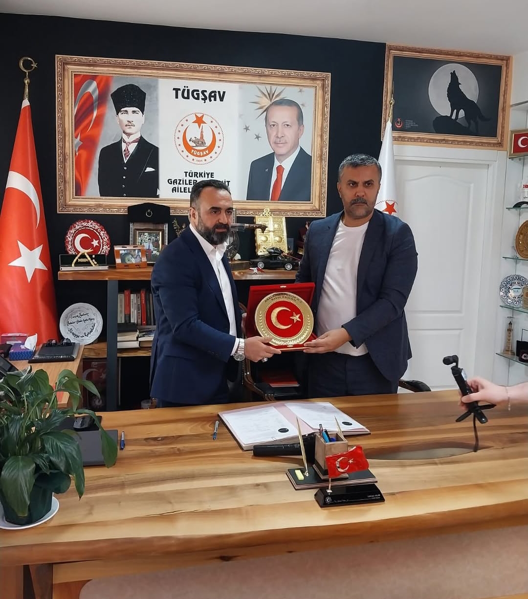 Hakan Arslan’dan Gaziler ve Şehit Aileleri Vakfı’na Anlamlı Bağış