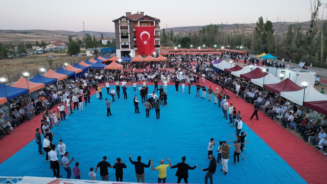 Çubuk’ta Geleneksel Türkmen Düğünü Coşkusu