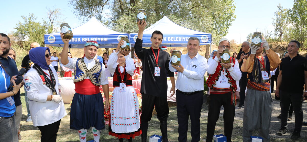 ÇUBUK’TA FESTİVAL COŞKUSU: TURŞU, KÜLTÜR VE DOSTLUK BİR ARADA