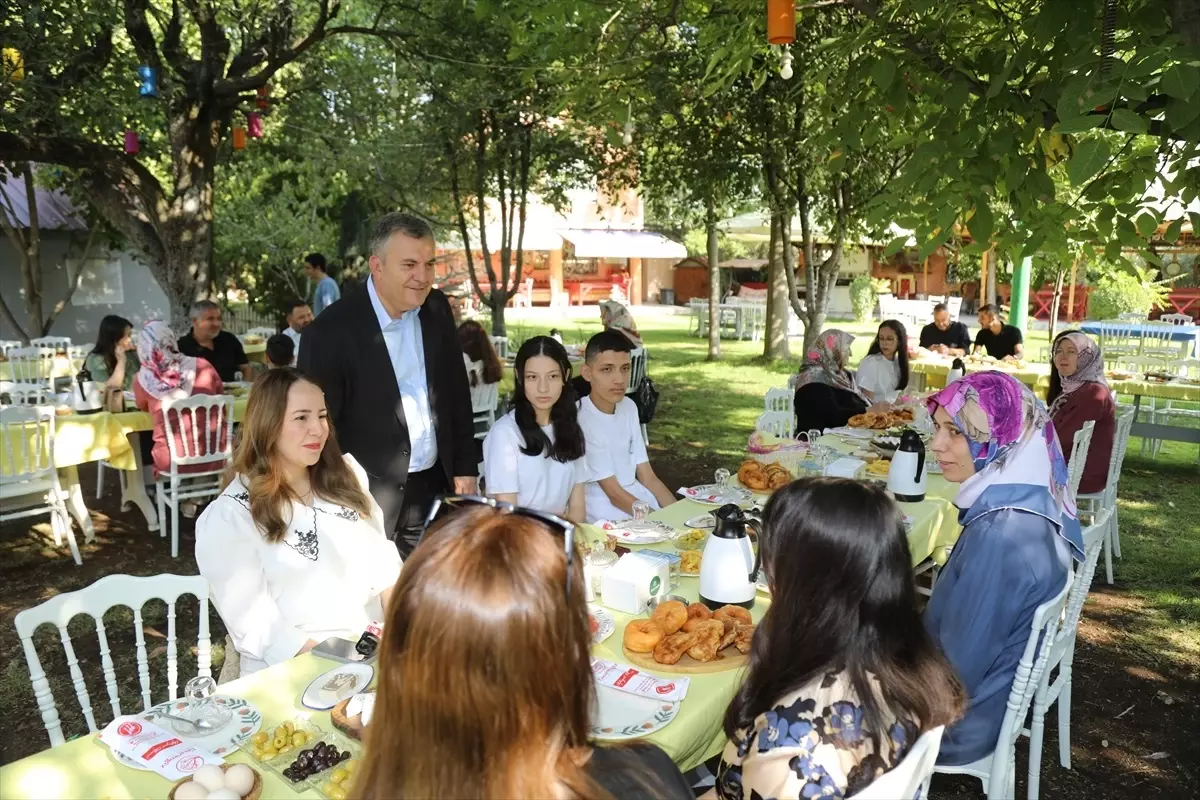 Çubuk'ta LGS Dereceye Giren Öğrencilere Ödül Töreni