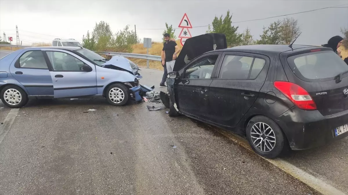 Çubuk'ta Trafik Kazası: 6 Yaralı