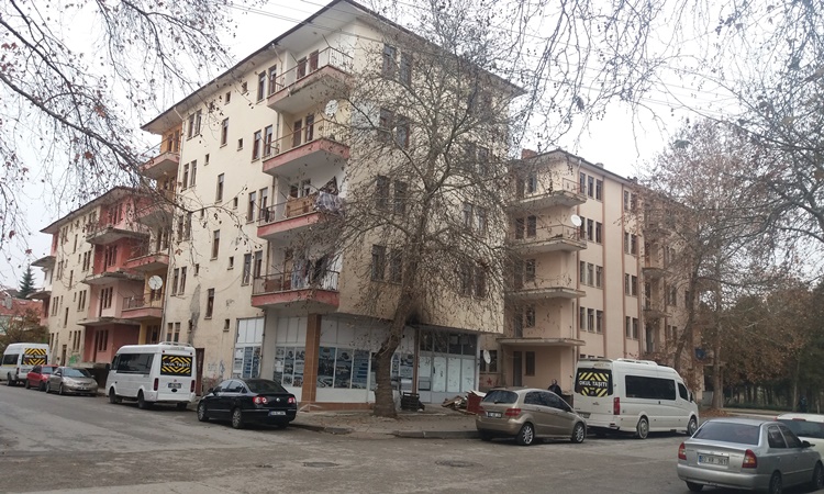 METRUK BİNALAR MADDE BAĞIMLILARININ MEKÂNI OLDU...