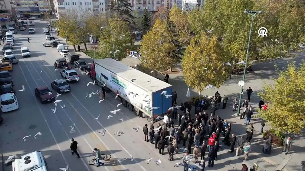 Çubuk’ta Hazırlanan Yardım Tırı Gazze İçin Dualarla Hareket Etti