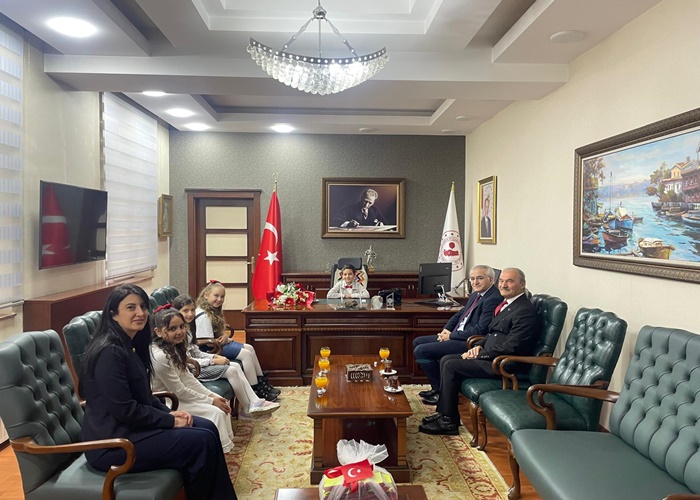 23 NİSAN’A BURUK KUTLAMA...