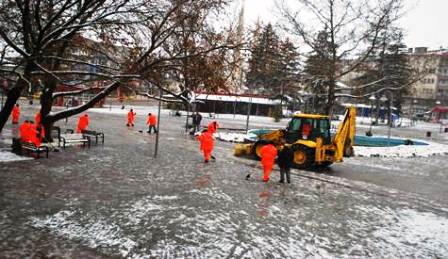 Çubuk'ta Kar Yağışı Etkili Oluyor