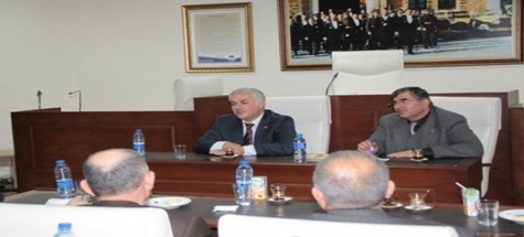 ÖZDEN,ESNAFIN SORUNLARINI DİNLEDİ