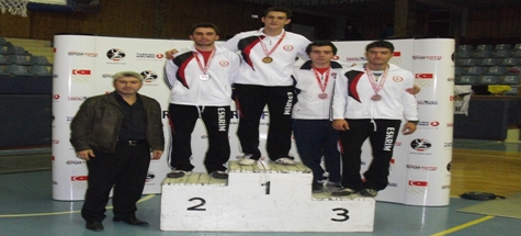 Çubuklu Eskrimciler Dereceye Girdi