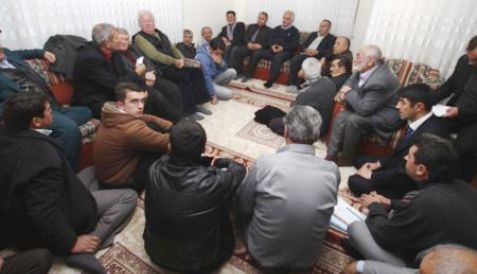 Özden'in Ev Ziyaretleri Sürüyor