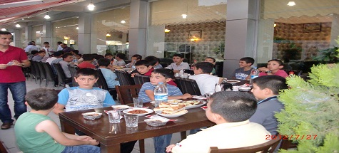 Kuran Kursu Öğrencilerine İftar