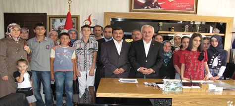 Başkan Özden’e Çiçekli Teşekkür