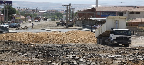 Yol ve Altyapı Çalışmaları Hız Kesmiyor