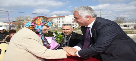 Başkan Özden Yaşlılar Haftasını Kutladı