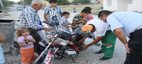 Motosiklet Kamyonete Çarptı 1 Yaralı