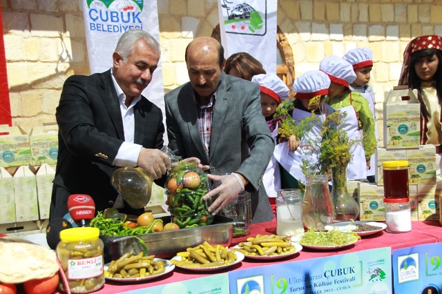 FESTİVAL İÇİN 6 BİN TON TURŞU KURULDU