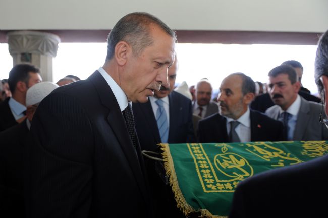 Çöllüoğlu Hocaefendi Dualarla Uğurlandı