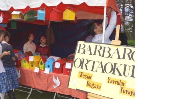 ogrenciler-kuslar-icin-yuva-yapti-5551077_b.jpg