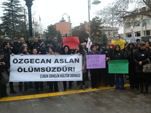 ozgecan01.jpg