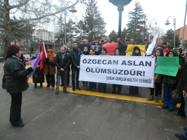 ozgecan09.jpg
