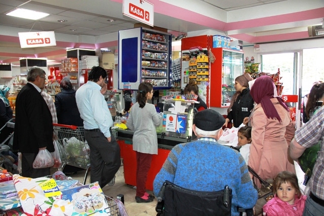 yasar08.jpg yasar08.jpg