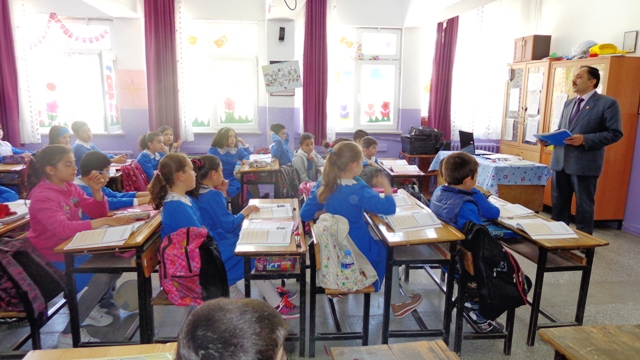 zeki-avan3.jpg zeki-avan3.jpg